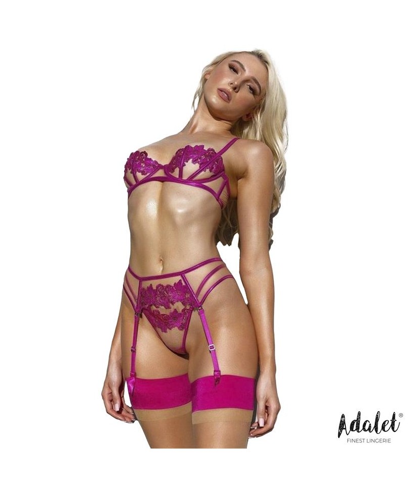 Nora Set Sujetador Tanga y Liguero con Flores Fuchsia Nora Set Sujetador Tanga y Liguero con Flores Fuchsia