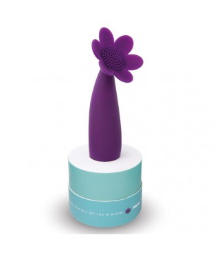 Daisy Joy Lay On Vibrador Pupura